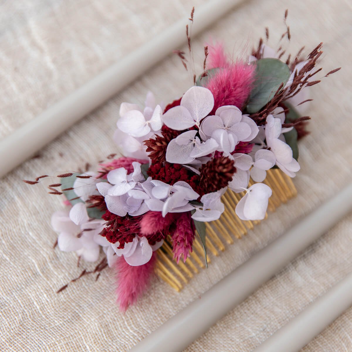 Romantische Verführung: Haarkamm Berry aus Trockenblumen für deinen Look