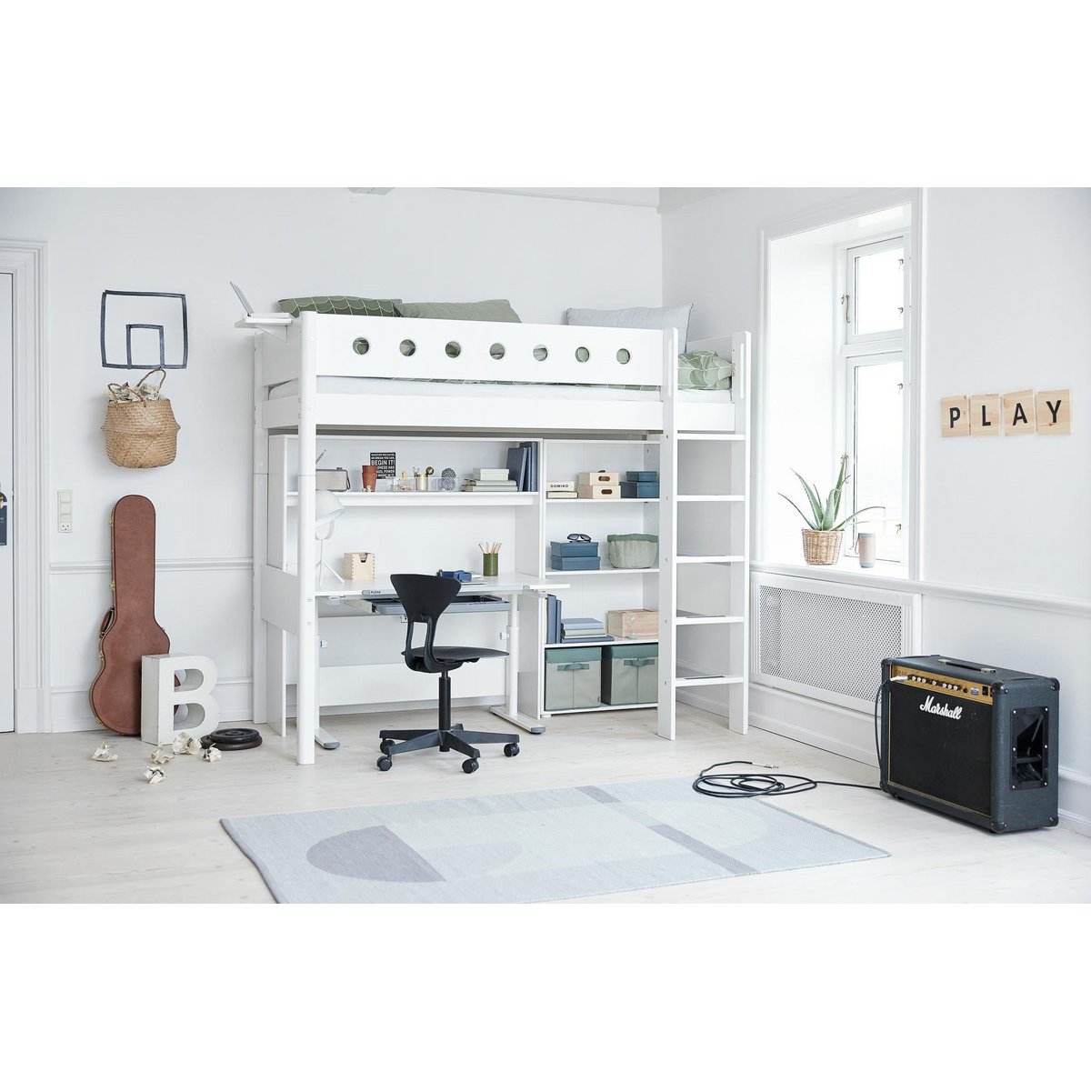 Evo Study Desk – neigbarer Schreibtisch