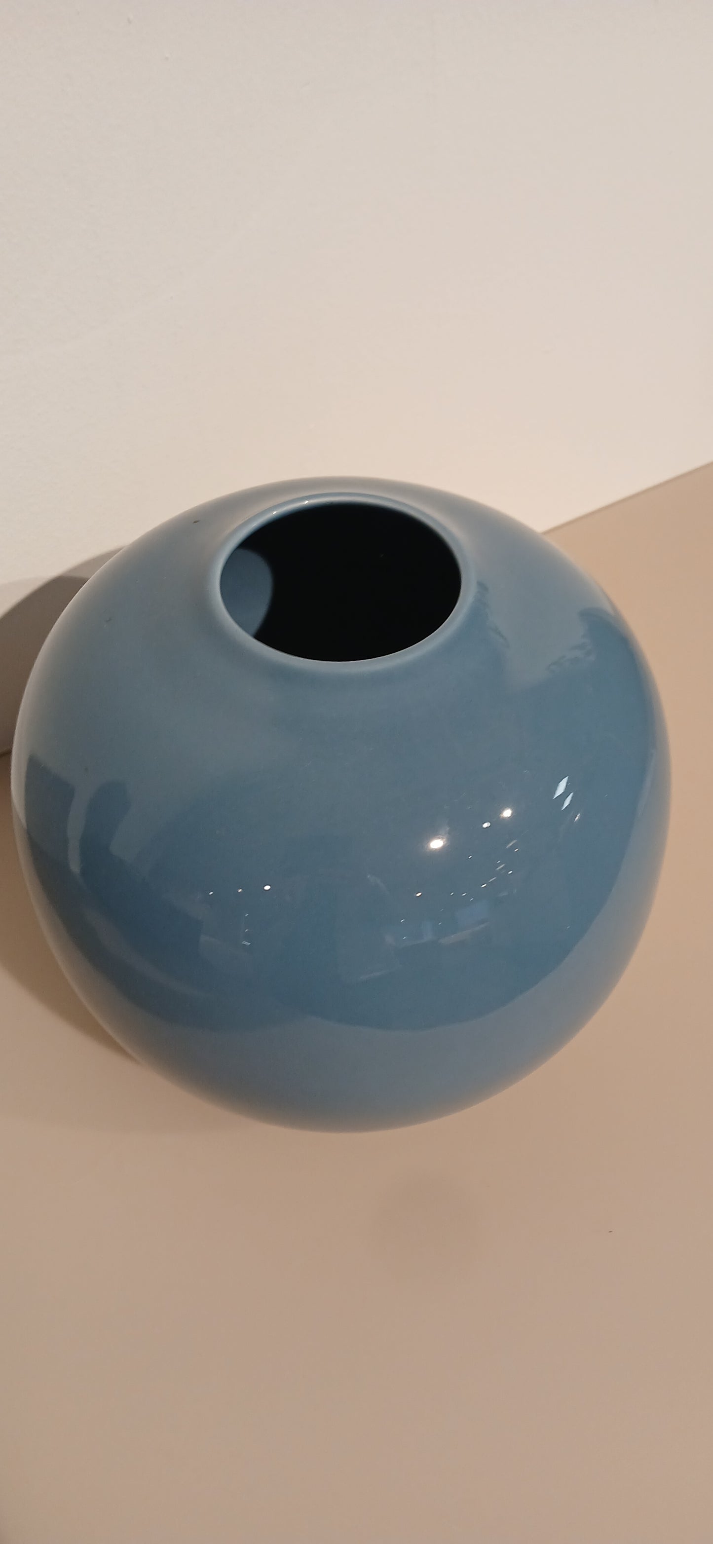 Vase blassblau